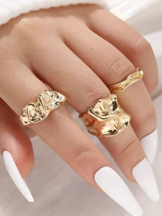Twist Elegance Ring